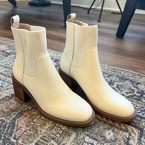 Never Worn Steve Madden White Ankle Boots